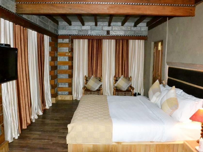 Shobla Kaathkuni Royale Hotel Kullu Luaran gambar